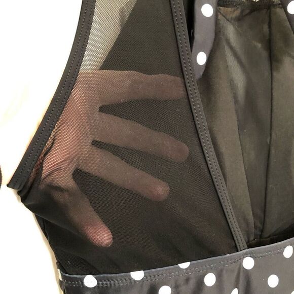 AMAZON - NW0T - L Sz M 1-Piece Tummy Control Halter Swimdress/.Figure Flattering - Picture 8 of 16